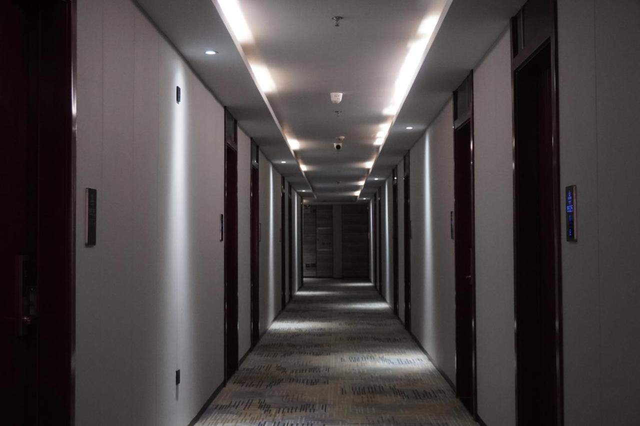 Joy Hotel พนมเปญ ภายนอก รูปภาพ