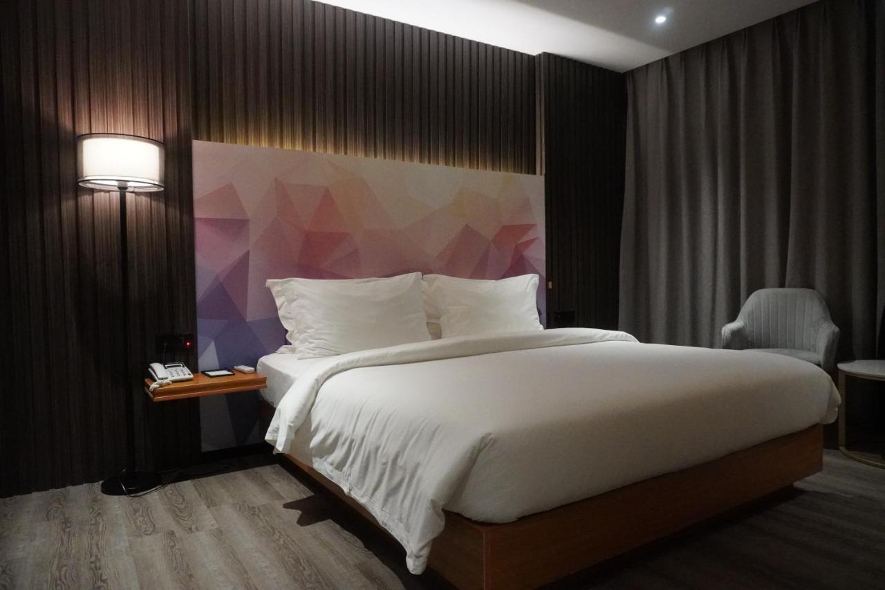 Joy Hotel พนมเปญ ภายนอก รูปภาพ