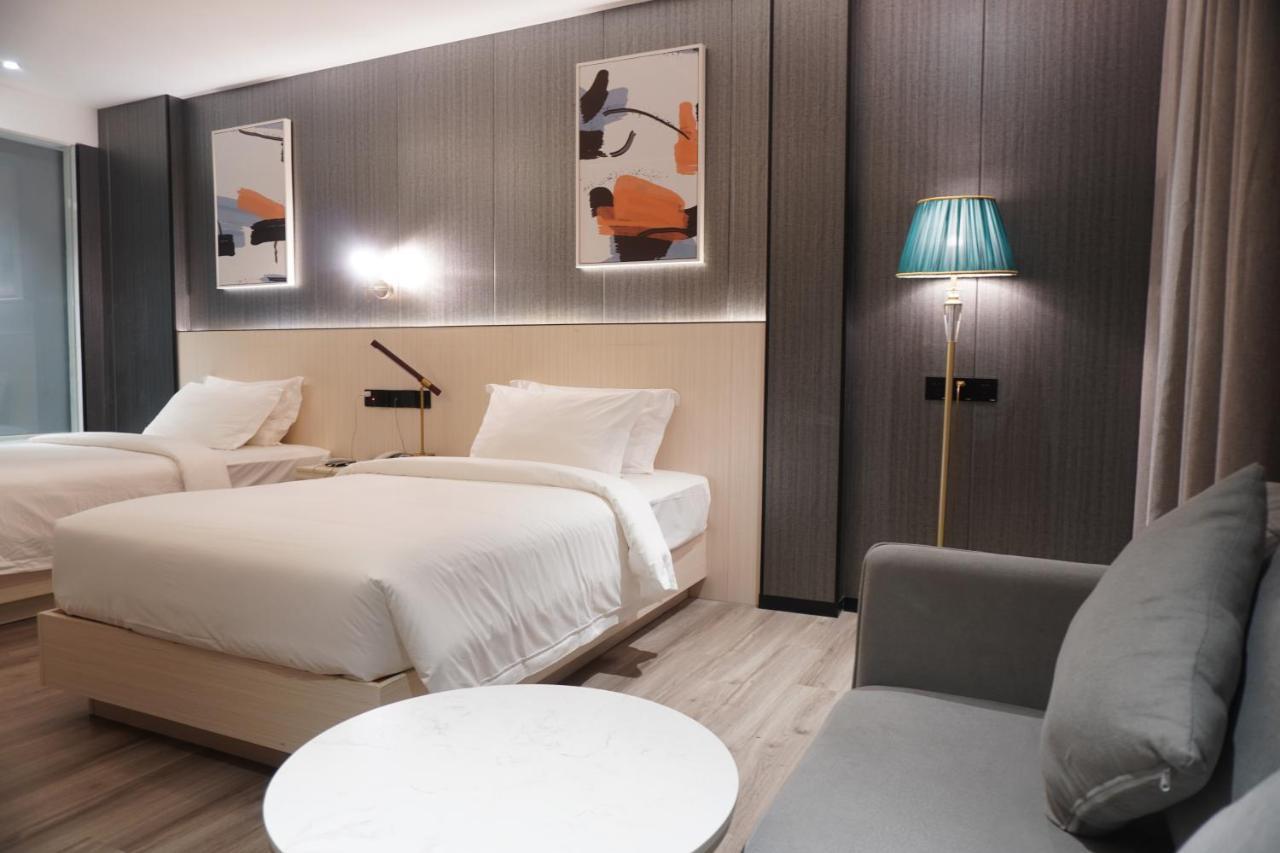 Joy Hotel พนมเปญ ภายนอก รูปภาพ