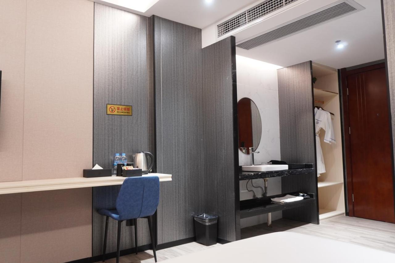 Joy Hotel พนมเปญ ภายนอก รูปภาพ