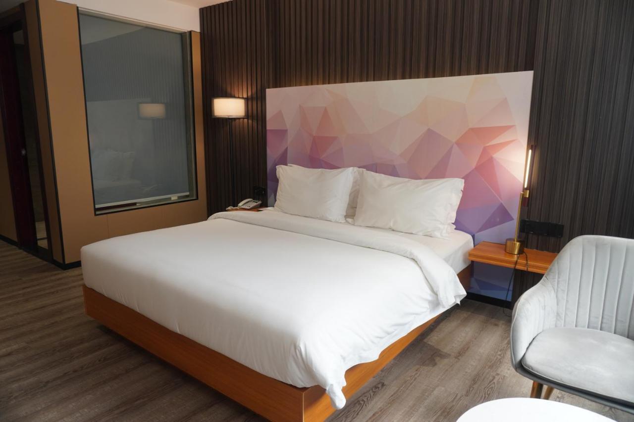 Joy Hotel พนมเปญ ภายนอก รูปภาพ