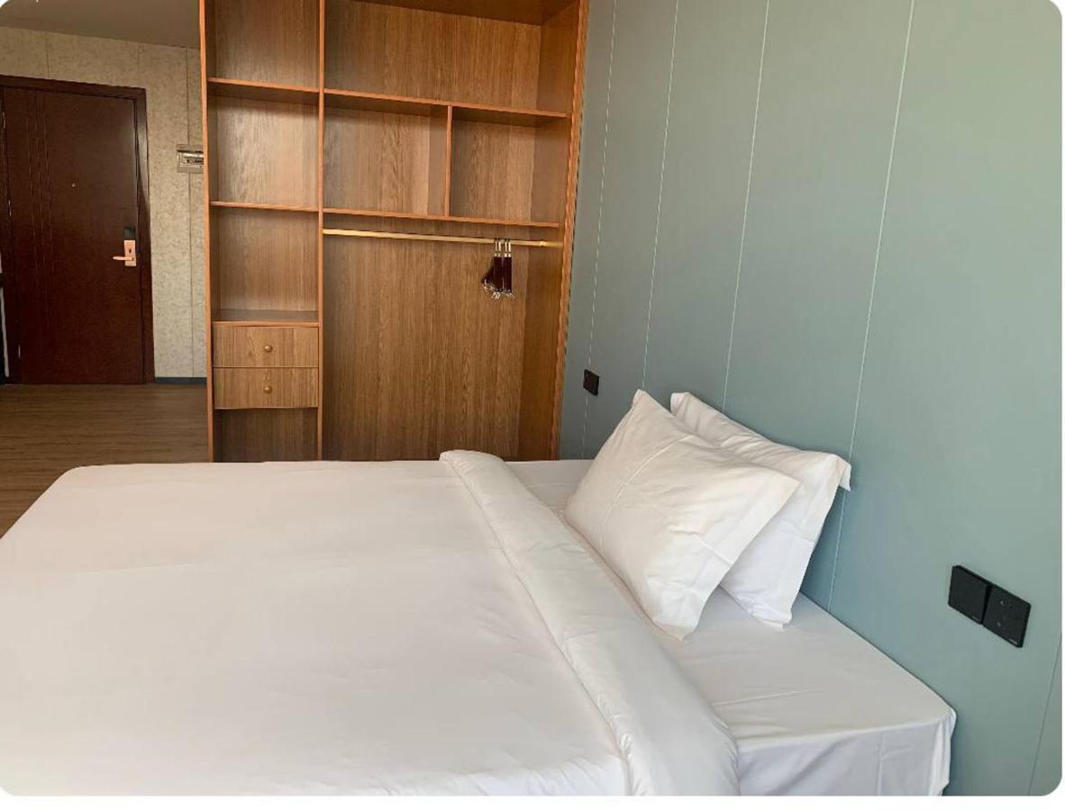 Joy Hotel พนมเปญ ภายนอก รูปภาพ
