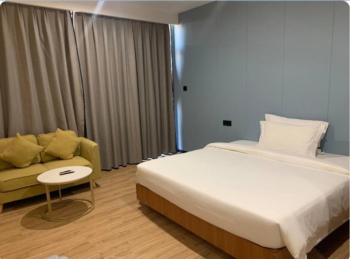 Joy Hotel พนมเปญ ภายนอก รูปภาพ